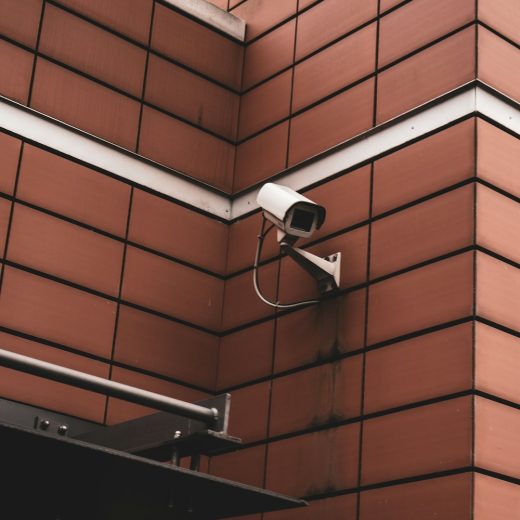 Foto stock kamera CCTV; ilustrasi produk demo, bukan model spesifik