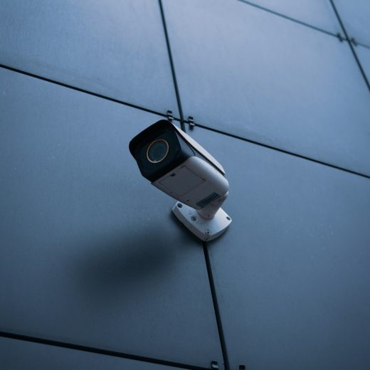 Foto stock kamera CCTV; ilustrasi produk demo, bukan model spesifik
